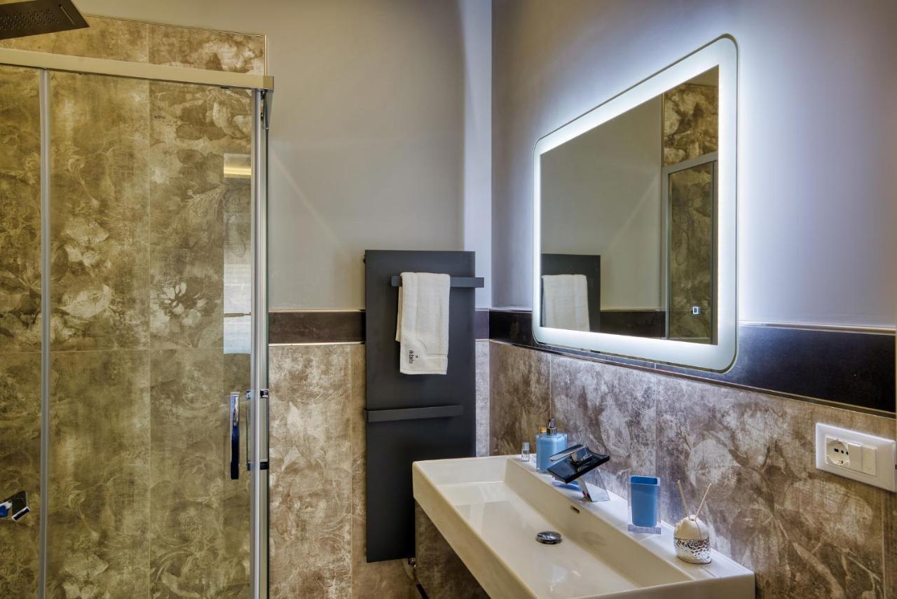 Distinto Suite & Rooms Lecce Luaran gambar