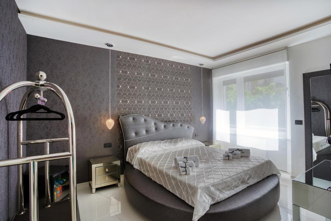 Distinto Suite & Rooms Lecce Luaran gambar
