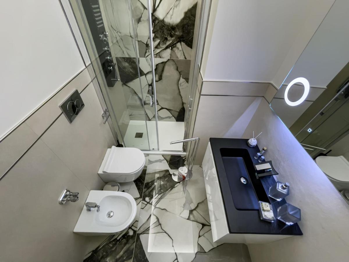 Distinto Suite & Rooms Lecce Luaran gambar