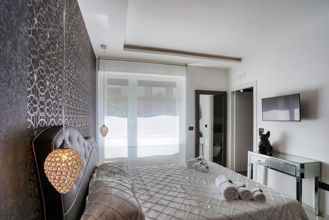 Distinto Suite & Rooms Lecce Luaran gambar